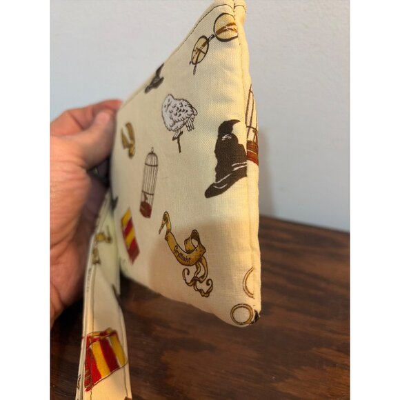 Harry Potter-Inspired Beige Wristlet Pouch Strap & Zipper Closure by Belka Ind - Picture 6 of 7